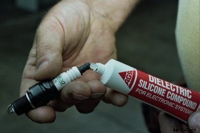 spark-plug-dielectric-compound